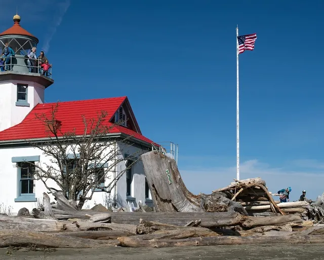 Point Robinson Lighthouse, built in 1915, still operates. Photo: mikeyskatie